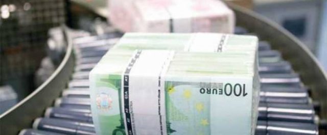 Ξεπεράστηκε ο στόχος στα φορολογικά έσοδα – Υστέρηση στον ΦΠΑ