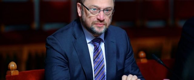 SZ: Ο Σουλτς καλείται να αλλάξει την πολιτική του Βερολίνου έναντι της Αθήνας