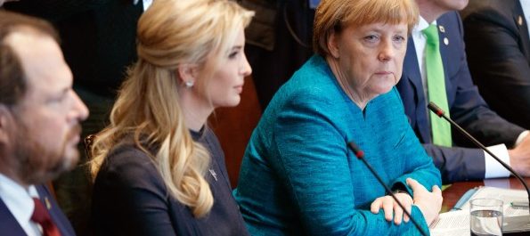 Η Μέρκελ προσκάλεσε την Ιβάνκα στο Βερολίνο για να …πλησιάσει τον Τραμπ