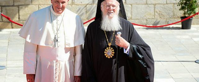 Μήνυμα κατά της τρομοκρατίας από Πατριάρχη και Πάπα – Επισκέπτονται την Αίγυπτο