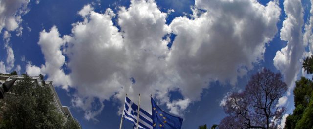 Κυβερνητικές πηγές: Το ΔΝΤ δεν ζητά μέτρα για το 2018 – Ποιο θέμα παραμένει ανοιχτό