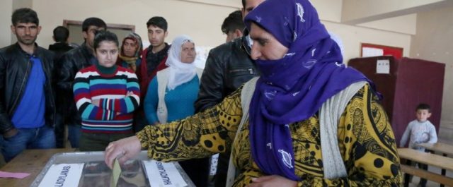 Βίαια επεισόδια στην Τουρκία- Επίθεση Κούρδων μαχητών