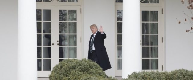 Τι προβλέπεται αν πεθάνει ο Πρόεδρος των ΗΠΑ από κοροναϊό