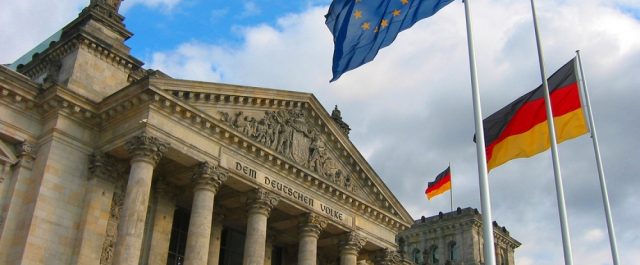 Βερολίνο-Κομισιόν: Πιθανόν εντός του Μαΐου η εκταμίευση της δόσης προς την Ελλάδα