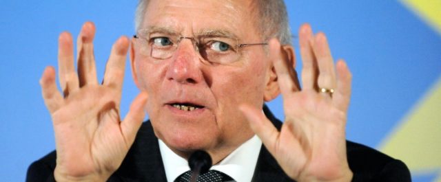 Εκπρόσωπος Σόϊμπλε: Μέτρα τώρα και για το χρέος βλέπουμε…το 2018