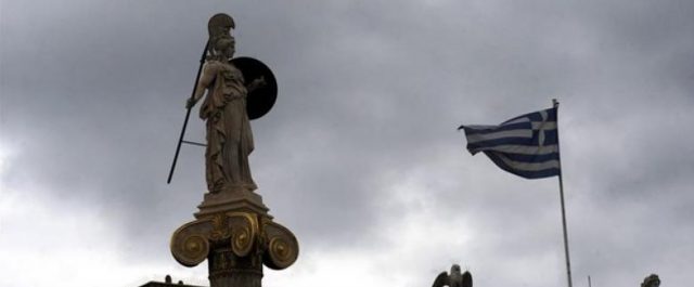 Γιατί η Ελλάδα τείνει να (ξανα)γίνει το “μαύρο πρόβατο” της ευρωπαϊκής οικονομίας