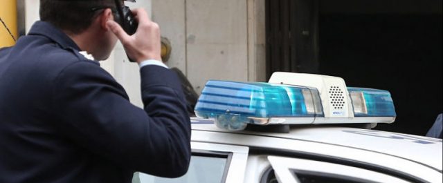 Ληστές κρατούσαν 8 ομήρους επί τρεις ώρες σε τράπεζα στον Πειραιά