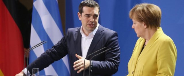 Υπονόμευση της διαπραγμάτευσης “βλέπει” ο Τσίπρας- Επικοινωνία με Μέρκελ