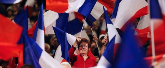 Σεραφείμ Π. Κοτρώτσος: Και στην Αθήνα τσακωνόμαστε για Μελανσόν και Μακρόν…