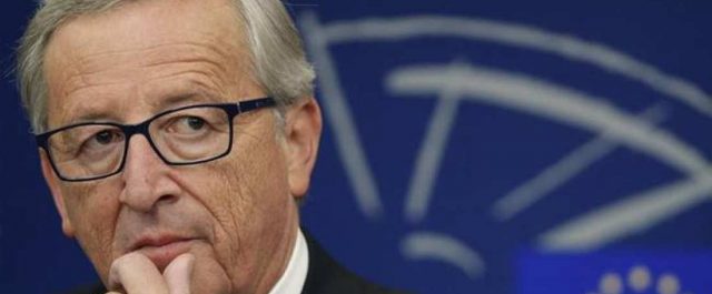 Σαρωτικός Γιούνκερ: Λάθος η περικοπή συντάξεων – Τον Μάιο να κλείσει το χρέος