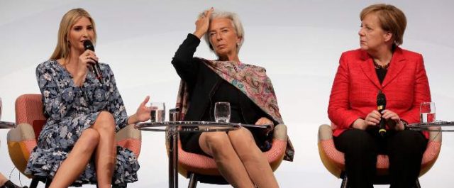 Η στιγμή αποδοκιμασίας της Ιβάνκα Τραμπ όταν υπερασπίστηκε τον πατέρα της