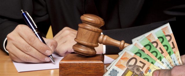 Έκρηξη κατασχέσεων σε λογαριασμούς και ακίνητα- Στα 2,6 δις οι οφειλές