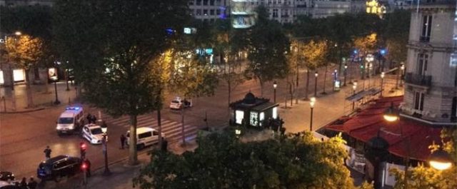 Δύο νεκροί από πυροβολισμούς στα Ηλύσια Πεδία στο Παρίσι