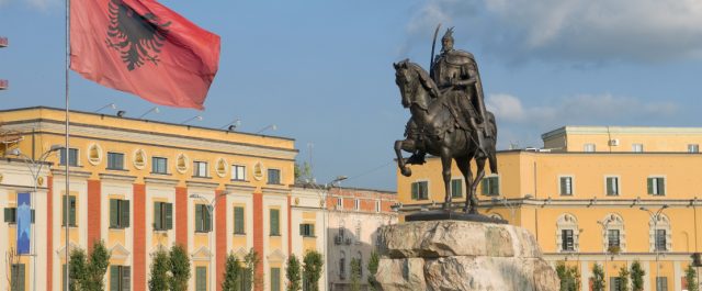 “Πολεμικές” ανακοινώσεις Τιράνων Σκοπίων – Επικίνδυνη κλιμάκωση της έντασης