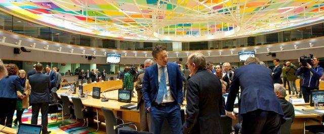 Handelsblatt: “Βόμβα” 1 τρισ. “κόκκινων” δανείων στο Eurogroup της Μάλτας