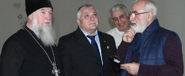 Ο Φιοντόρ Γιουρτσίχιν ταξιδεύει στο διάστημα με τη σημαία του ΠΑΟΚ δώρο του Σαββίδη