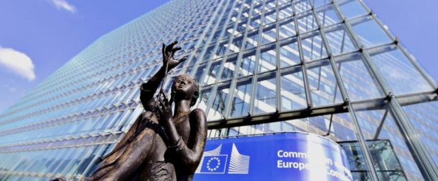 Eurostat: Εύθραυστη ανάπτυξη 2,1% το 2017- Εφικτοί οι στόχοι