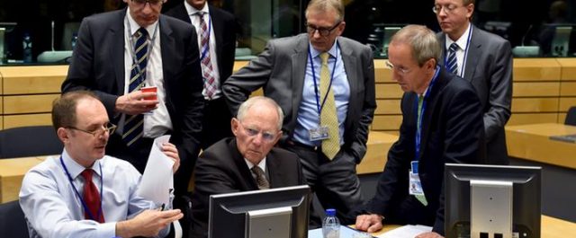 Αποκάλυψη Handelsblatt: Σόϊμπλε και Τόμσεν “μαγειρεύουν” εκβιασμό ενόψει 15 Ιουνίου;