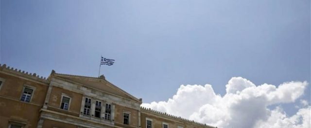 “Απροστάτευτη” η Βουλή σε φακέλους-βόμβες; Ξεκινά έρευνα με εντολή Βούτση