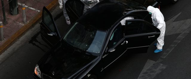 Πως έφθασε ο φάκελος-βόμβα στα χέρια του Λουκά Παπαδήμου