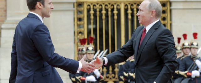 Συρία, ουκρανικό και Τσετσενία στη συνάντηση Μακρόν Πούτιν
