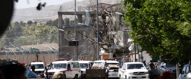 Ο ISIS ανέλαβε την ευθύνη για το μακελειό στην Καμπούλ – Τουλάχιστον 80 οι νεκροί