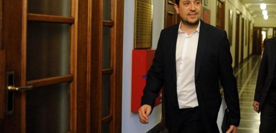 Παππάς: Αναγκαία η συνεννόηση για το χρέος- Να βάλει νερό στο κρασί της η αντιπολίτευση