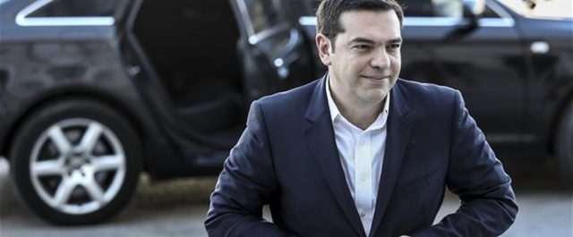 Καυστικό σχόλιο Τσίπρα για τη συνέντευξη Μητσοτάκη στον Πορτοσάλτε: Τα βλέπουν όλα πέτσινα
