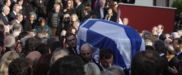Σήμερα οδηγείται στην τελευταία κατοικία του ο Κωνσταντίνος Μητσοτάκης – Αγρυπνία στα Χανιά