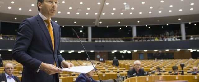 Και επίσημα το θέμα του χρέους στην ατζέντα του Eurogroup της Δευτέρας