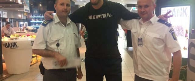 Τούρκος σταρ του NBA αποκαλεί “Χίτλερ” τον Ερντογάν- Του απαγορεύτηκε η είσοδος στην Τουρκία