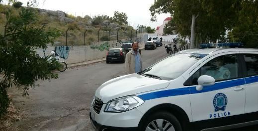ΕΚΤΑΚΤΟ: Οπλισμένος άνδρας κατέλαβε τα γραφεία του ΟΚΑΝΑ στη Σούδα