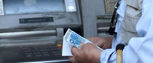 Capital Controls: Που κολλάει η αύξηση του ορίου – Αλλαγές στη διαχείριση των κόκκινων δανείων