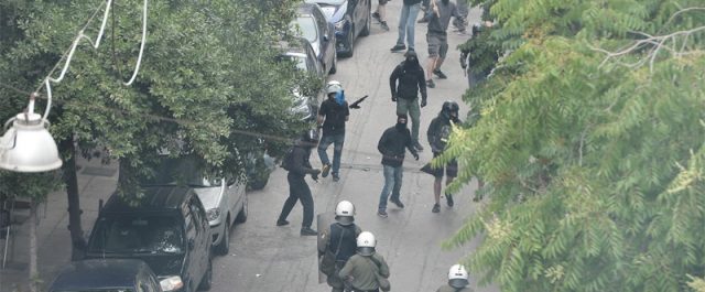 Φοιτητικές εκλογές με μολότοφ και χημικά