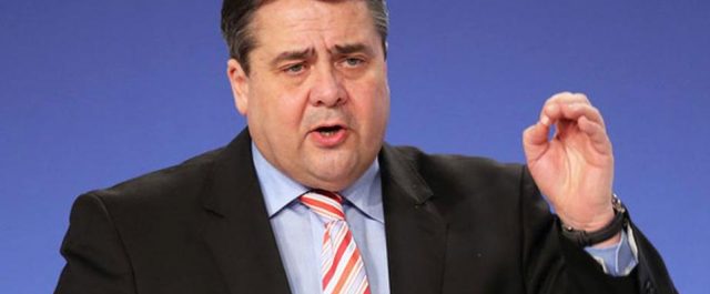 Γκάμπριελ κατά Σόϊμπλε: Δώσαμε υποσχέσεις στην Ελλάδα για το χρέος, να τις τηρήσουμε
