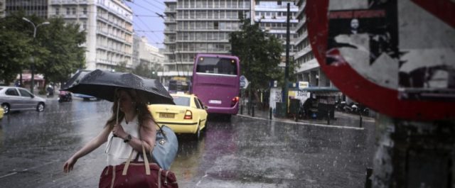 ΕΜΥ: Δύο 24ωρα με βροχές, καταιγίδες, χαλαζοπτώσεις – Συστάσεις από τη ΓΓΠΠ