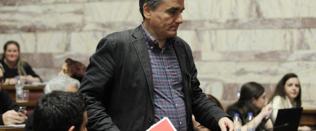 Αποκάλυψη Τσακαλώτου: Το αφορολόγητο έκλεισε στις 6.250 – Πως θα εφαρμοστούν τα αντίμετρα