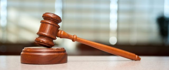 Συμβολαιογράφοι: Πλειστηριασμοί ακινήτων αξίας από 400.000 για χρέη στο δημόσιο