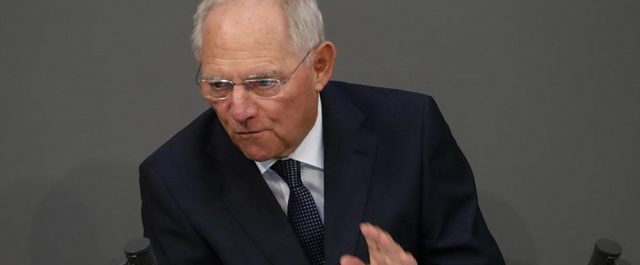 Σόιμπλε: Αποσαφήνιση όχι ποσοτικοποίηση μέτρων για το χρέος
