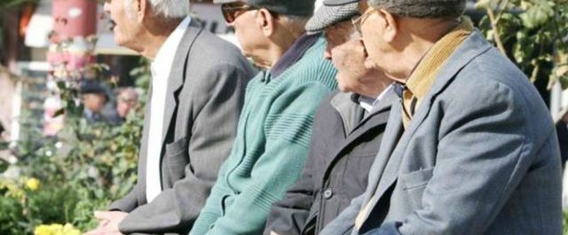 722 ευρώ η μέση κύρια σύνταξη, 170 ευρώ η επικουρική – 1,2 εκατ. συνταξιούχοι κάτω από 500 ευρώ