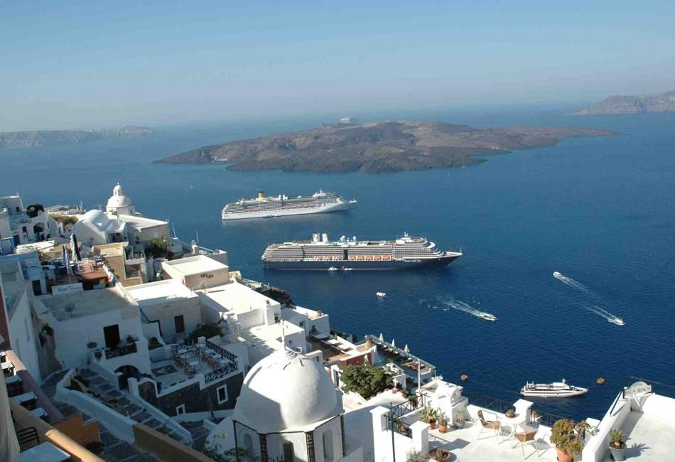 Συναγερμός ΠΟΕΔΗΝ: Επικίνδυνη υποστελέχωση του ΕΚΑΒ στα νησιά εν μέσω τουριστικής περιόδου