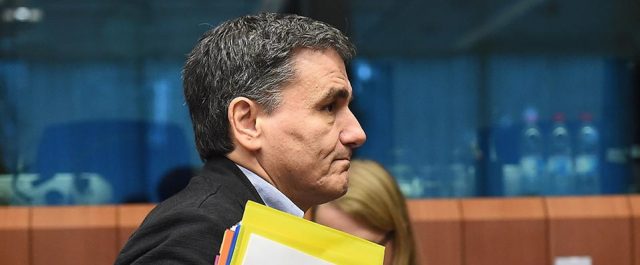 Fiancial Times: Στη σφαίρα της επιστημονικής φαντασίας η ελάφρυνση του ελληνικού χρέους