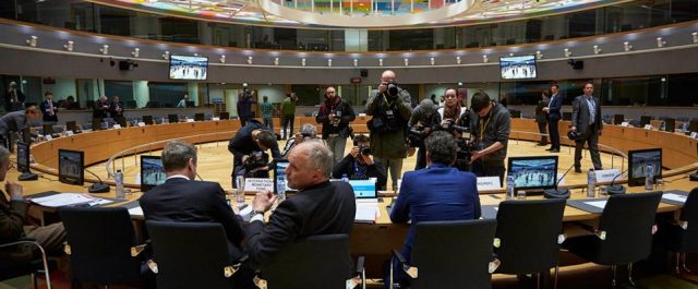 Η βιωσιμότητα του ελληνικού χρέους και επίσημα στην ατζέντα του Eurogroup