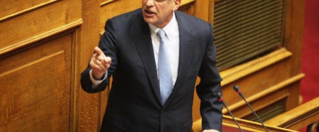 “Αφελής” κατά το antinews ο Νίκος Δένδιας- Νέα επίθεση στον ΥΠΕΞ