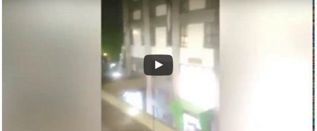 Λονδίνο: Εγκλωβισμένοι επιχειρούν με σεντόνια να γλιτώσουν από τις φλόγες