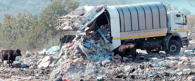Οι λύσεις που προτείνουν οι ειδικοί για το πρόβλημα της διαχείρισης των σκουπιδιών