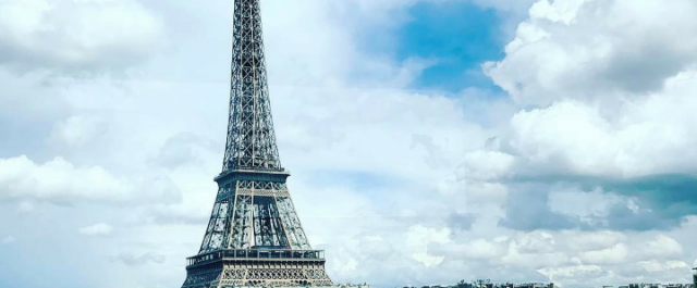 ΕΚΤΑΚΤΟ: Ύποπτο πακέτο κοντά στον Πύργο του Άιφελ [tweets]