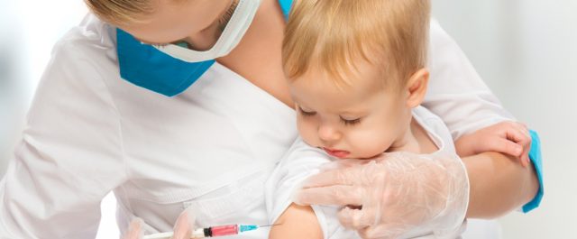 Επαναστατική ανακάλυψη: Η Ελληνίδα που κρύβεται πίσω από τον εμβολιασμό με… τσιρότο