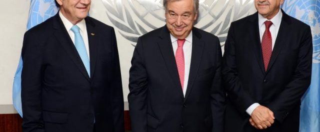 Κυπριακό: Με παρέμβαση Γκουτέρες συνεχίζονται οι συνομιλίες