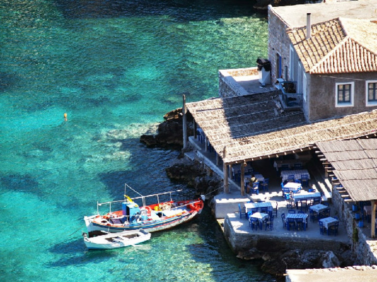 Ποιος υπουργός δεν έφαγε…κωλοχτύπες;